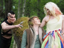 Ristilukki (Ilari Leskinen), Pessi ja Illusia